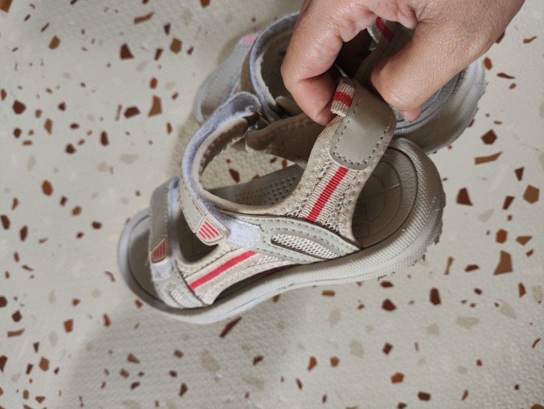 Sandals for Boys 💙 (Category: Babies & Kids Fashion) located in Taguig. Submitted by cleanupmomma (Listing ID 1459132726, Image 2). Description: Please take time to read ❤️ Lightweight velcro are intact measurement already posted ☺️ wyiwyg.