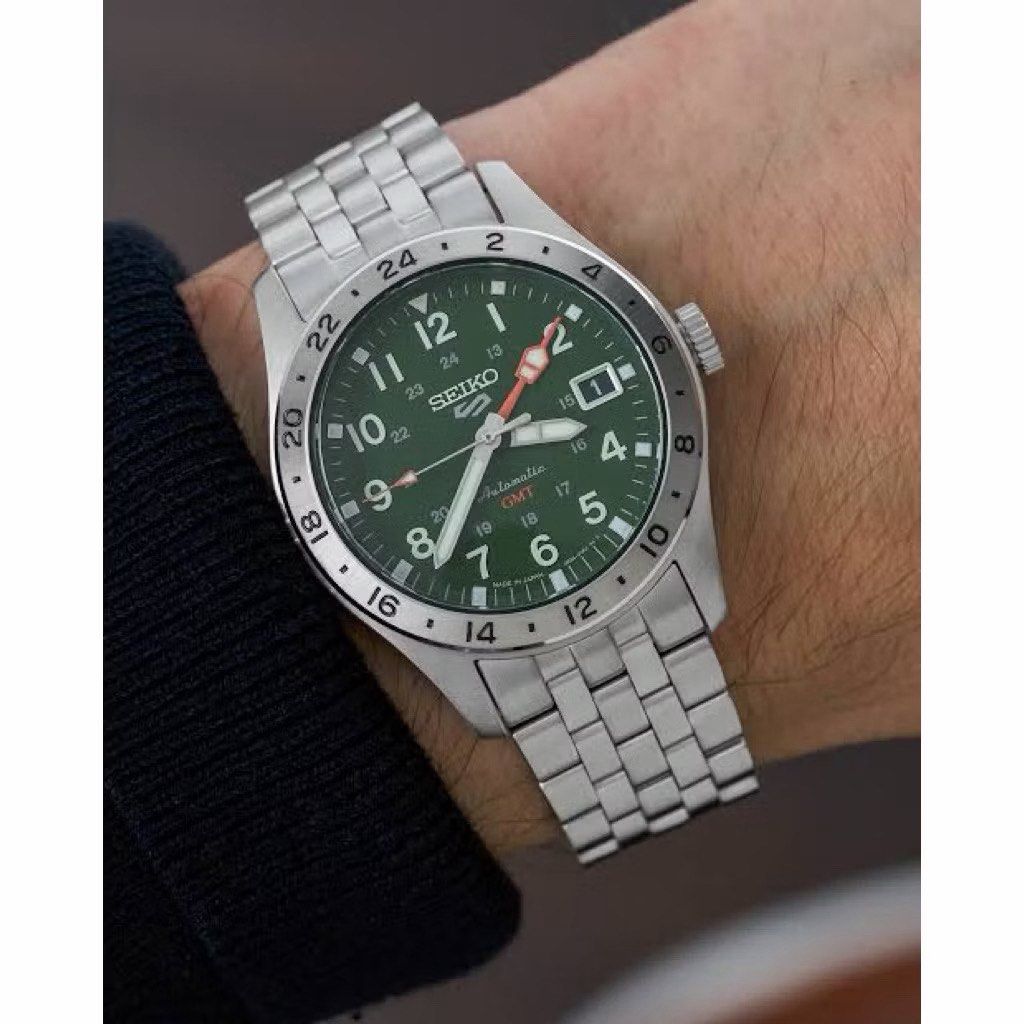 Seiko GMT HDB001 and HDB002 (Category: Men's Watches) located in Las Pinas. Submitted by watchdistrictph (Listing ID 1459236990, Image 3). Description: •Brand new •Original / Authentic •Complete with hang tag, guarantee booklet/card and box •3-year warranty 📌Payment Methods: Credit Cards, Bank Transfers BPI, BDO, GCASH 📌Shipping: LBC -COD/COP, Lalamove/Grab within MM 📌Meet up: SM Southmall, ATC, Festival Mall, Evia Mall, Bacoor Blvd, ONE MALL 