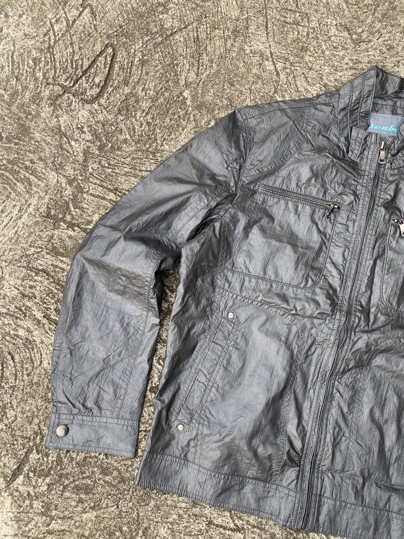 Senbor Bomber Jacket (Category: Coats, Jackets and Outerwear) located in Cavite. Submitted by grabanddeclutter (Listing ID 1459126832, Image 2). Description: Senbor jacket in dark grey (almost black) • Excellent as new condition. Pang porma, pang everyday, pang rides pede solid 💫 No issues! • Color rate 9.5/10 • Dimensions : W21 L25 • ₱450 + Shipping Fee • Location : Dasmarinas Cavite No COD gcash payment COD visa LBC only Plus shipping fee Jnt 