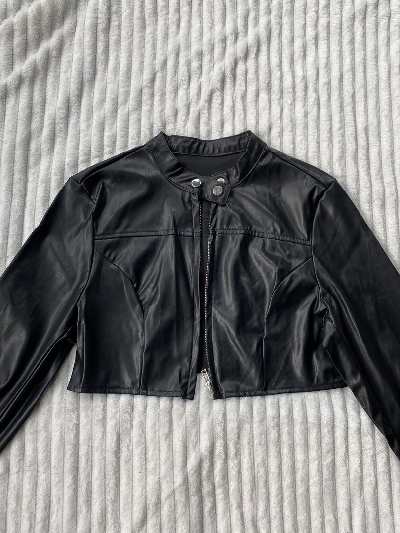 SHEIN CROPPED LEATHER JACKET (Category: Coats, Jackets and Outerwear) located in General Santos City (Dadiangas). Submitted by roxxsan (Listing ID 1459260801, Image 2). Description: - Orig price: Almost ₱700 - Selling price: ₱500 - Brandnew with pouch - Size: xxs-small.