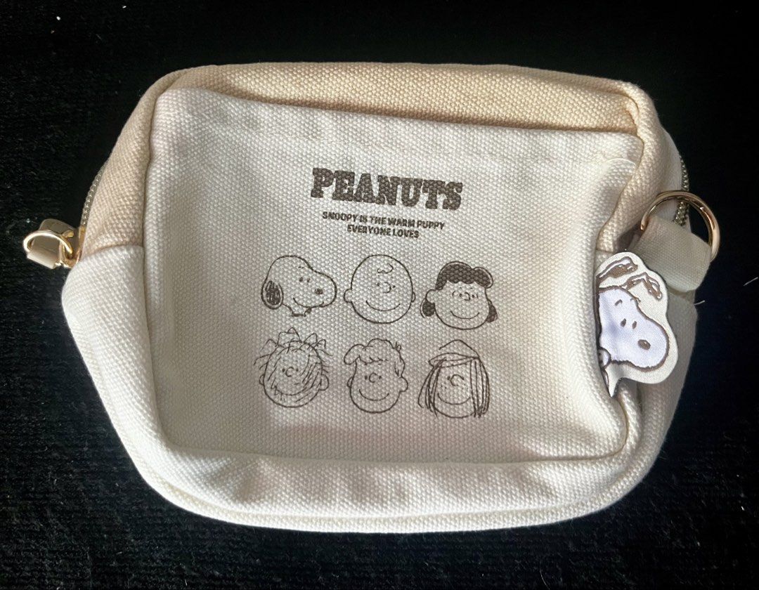 Snoopy Canvas Pouch (Category: Looking For) located in Valenzuela. Submitted by cherrysan_911 (Listing ID 1459177115, Image 1). Description: .