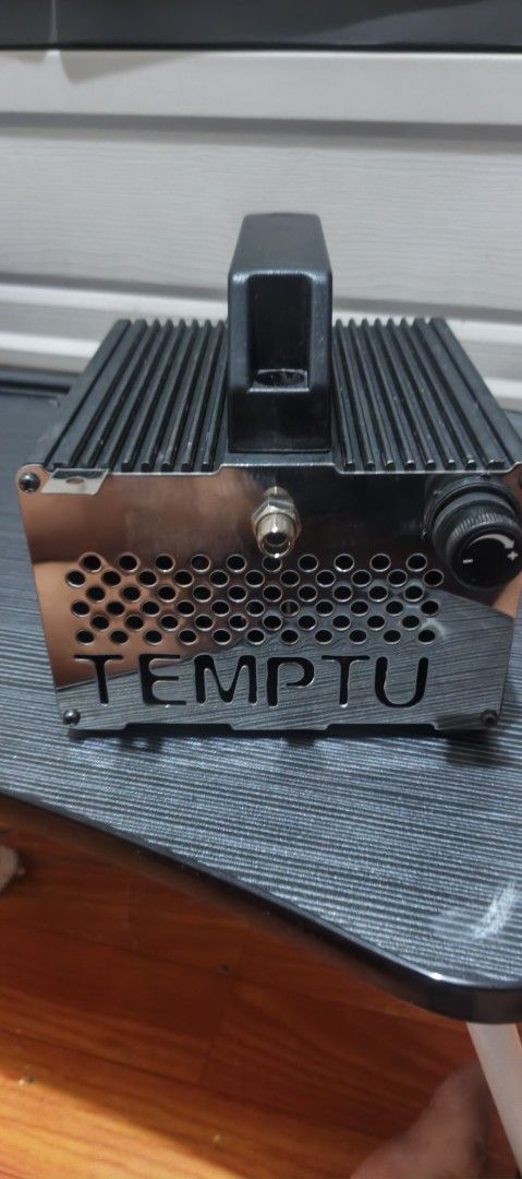airbrush.airbrush make up.temptu (Category: Construction Tools & Equipment) located in Manila. Submitted by karu.sell.ph (Listing ID 1459230406, Image 1). Description: - Sparmax Air Compressor, Model #1A - Made in Taiwan - Ideal for Home/Indoor Use - Portable design with built-in handle - Power: 70W, 220-240V, 50/60Hz - Max Pressure: 45 Psi / 3.1 Bar - Flow Rate: 8 L/min - Power cord included.