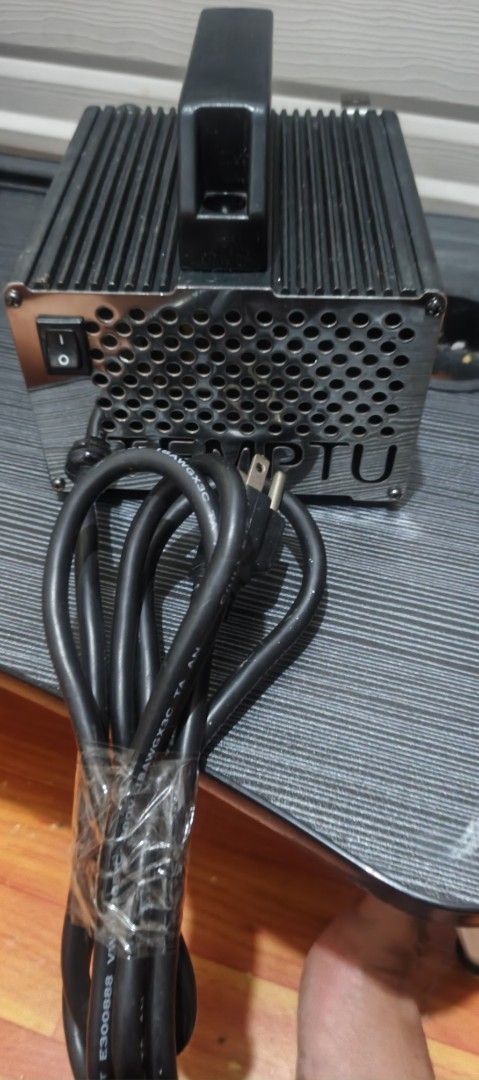 temptu.airbrush.airbrush make up (Category: Construction Tools & Equipment) located in Manila. Submitted by karu.sell.ph (Listing ID 1459230207, Image 1). Description: - SPARMAX Air Pump Compressor - Model: #1A - Power: 220-240V, 50/60Hz, 70W - Flow Rate: 8 L/min - Max Pressure: 3 Bar / 45 Psi - Origin: Made in Taiwan - Usage: Home indoor use only - Condition: Tested and working.