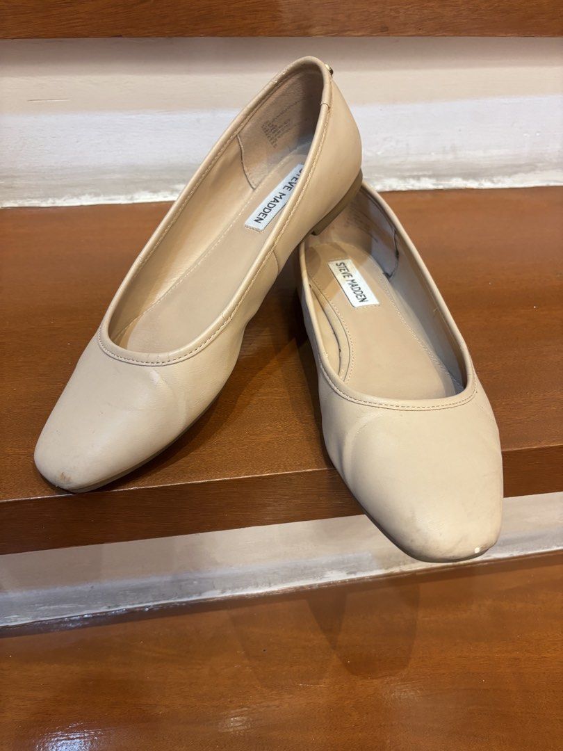 Steve Madden Beige Square Toe Ballet Flats (Category: Flats & Sandals) located in Malabon City. Submitted by sunsetskyy (Listing ID 1459180269, Image 2). Description: - Classic beige ballet flats by Steve Madden - Comfortable square toe design - Easy slip-on style for all-day wear - Versatile neutral color matches any outfit - Ideal for both work and casual occasions - A wardrobe essential.