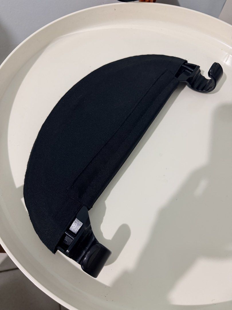 Stokke YOYO Leg Rest (Category: Strollers) located in Manila. Submitted by shishisheena (Listing ID 1459192019, Image 3). Description: - Stokke YOYO leg rest - Black fabric with black plastic connectors - Easy attachment to stroller frame - Provides extra comfort for little legs - Ideal for longer outings Item only No box Used less than a year .