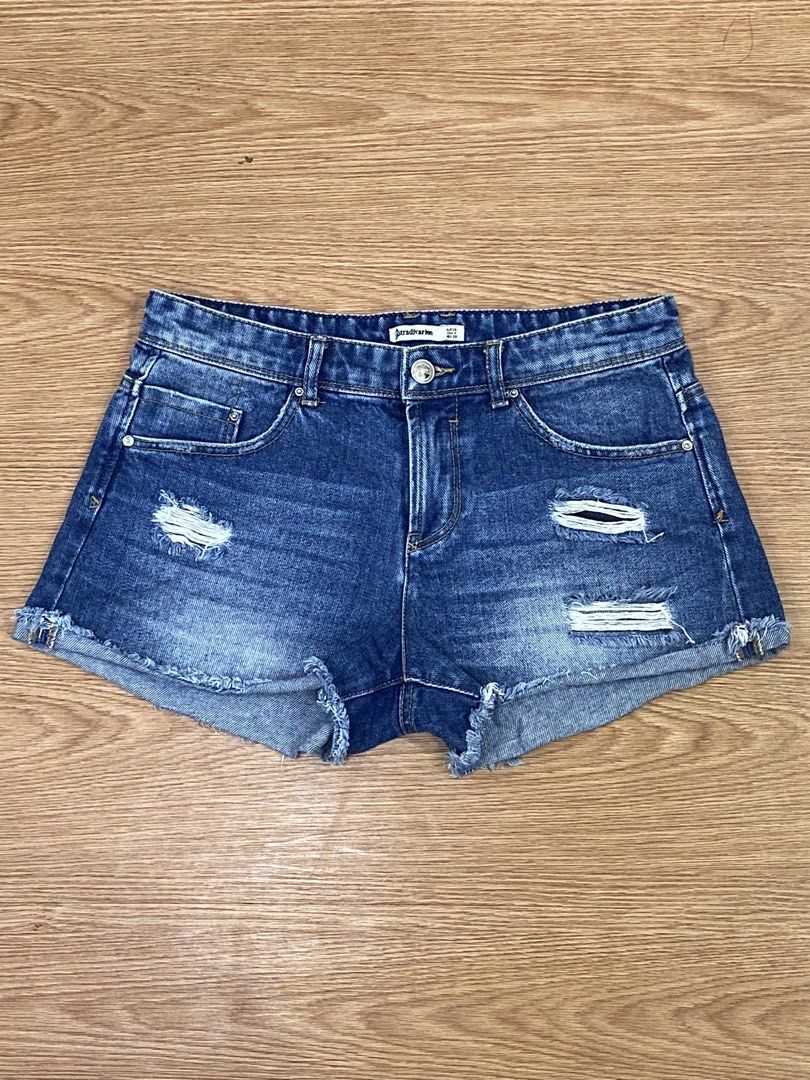 Stradivarious Blue Denim Highwaisted Shorts (Category: Shorts) located in Quezon City. Submitted by dcbys (Listing ID 1459239754, Image 1). Description: no issues unused W 36–37.