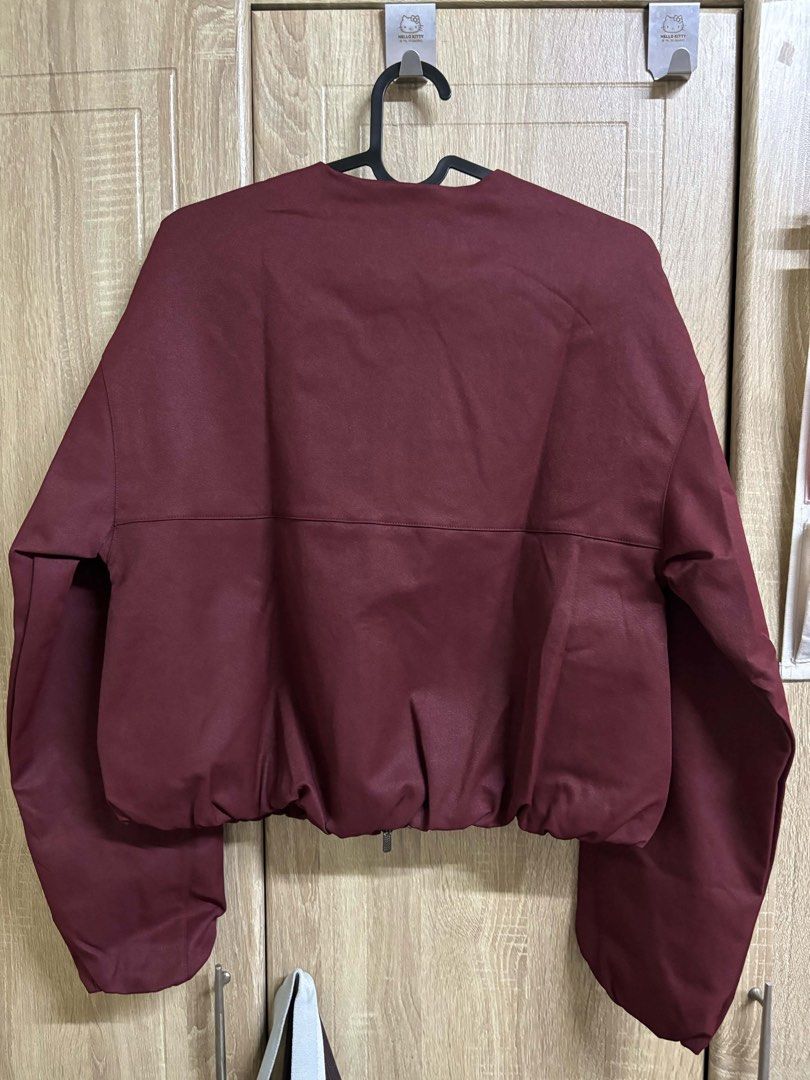Straightforward Boundless Basics Helena Jacket Wine Size S (Category: Coats, Jackets and Outerwear) located in Pasay City. Submitted by cristerdaniel (Listing ID 1459233507, Image 2). Description: - Helena Jacket from Straightforward's Boundless Basics line - Color: Wine - Size: S - Features: Full zip closure, elasticated hem and cuffs, balloon sleeves - Original Price: PHP 1899.