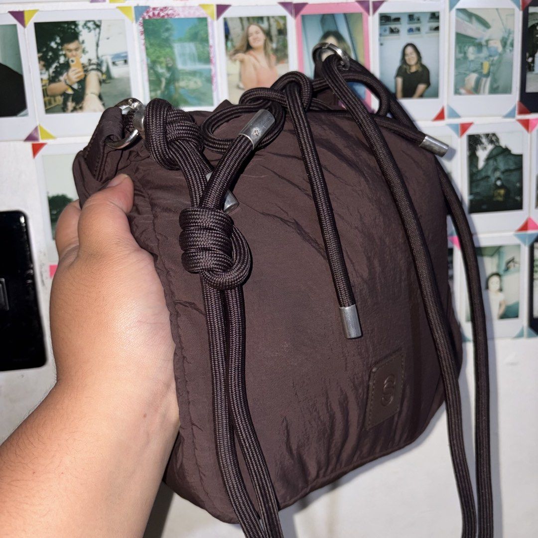 Straightforward Willow Sling / Crossbody Bag (Category: Cross-body Bags) located in Caloocan City. Submitted by lynaldeax (Listing ID 1459149547, Image 3). Description: Straightforward Willow Sling / Crossbody Bag CHESTNUT COLOR - Barely used - i prefer a bigger bag - No tastas / no issue - Everything intact - With 2 pocket inside - Clean inside / out bought this at Straightforward Sm san Lazaro at 2 for 1500 / 750 each.