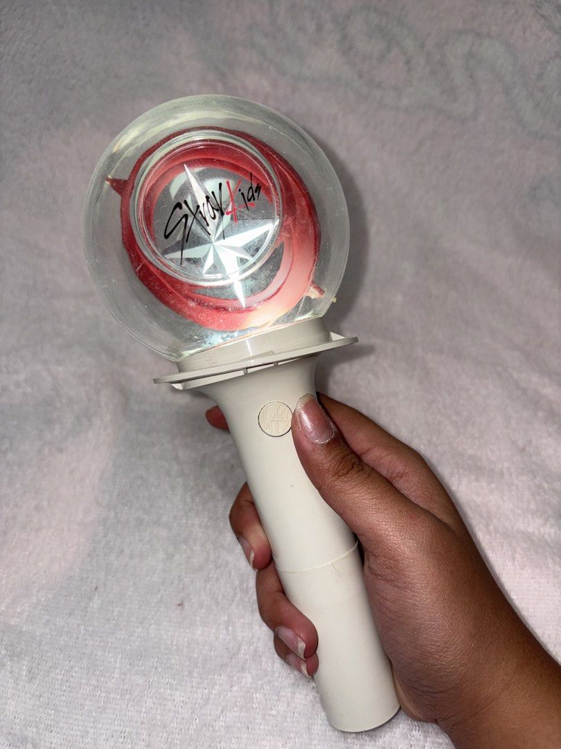 Stray Kids Lightstick (Category: K-Wave Merchandise) located in Cavite. Submitted by icedyo0n (Listing ID 1459138909, Image 1). Description: This is a fake lightstick, for display or for concerts only + it is working battery included mop: gcash mod: j&t.