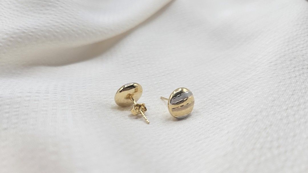 Stud gold earrings pawnable brand new (Category: Earrings) located in Manila. Submitted by maxessentials (Listing ID 1459205552, Image 3). Description: brand new 14k gold pawnable.
