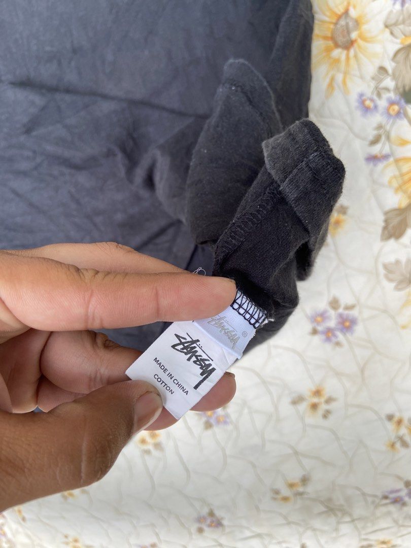 STUSSY DICE (Category: Tshirts & Polo Shirts ) located in Salug. Submitted by bagdoi_finds (Listing ID 1459153248, Image 3). Description: HARILINE CRACK 9.7/10.