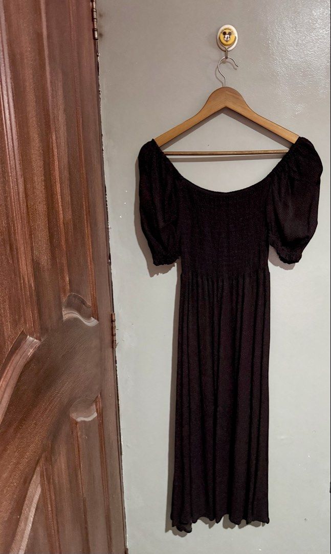 Sunnyside Clothing Dress (Category: Dresses) located in Pasay City. Submitted by lovedbyfrance (Listing ID 1459099521, Image 3). Description: New without tag.