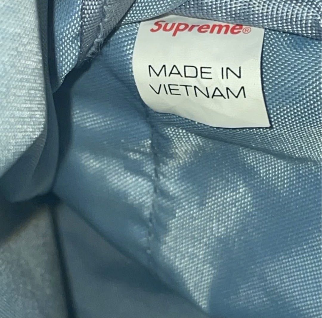 Supreme SS20 （分類：背包）位於 Hong Kong。 由 520andy_lu 提交（商品編號 1459182976，圖片 3）。簡介： $900即走 不議 冇單 包真 荃灣交收。