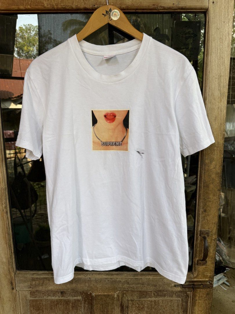 Supreme cotton tee (Category: Tshirts & Polo Shirts ) located in Manolo Fortich. Submitted by thriftacktoe34 (Listing ID 1459177062, Image 1). Description: Excellent condition Color rate 9.5/10 Size Medium Dimes W19.5 x L27 Issue: washable stain FREE shipping fee.