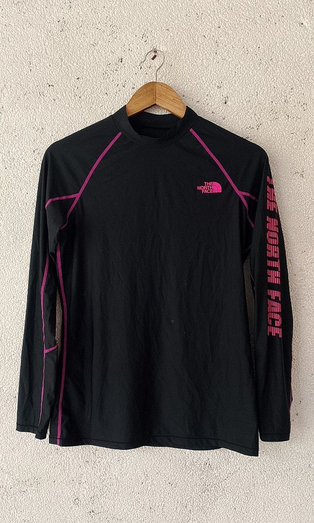 THE NORTH FACE (Category: Activewear) located in Cagayan de Oro. Submitted by locostreet (Listing ID 1459121502, Image 1). Description: THE NORTH FACE W 18 L 25 EXCELLENT CONDITION COLOR RATE 10/10 ISSUE NONE.