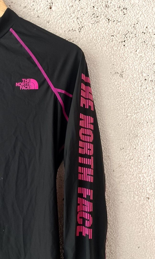THE NORTH FACE (Category: Activewear) located in Cagayan de Oro. Submitted by locostreet (Listing ID 1459121502, Image 2). Description: THE NORTH FACE W 18 L 25 EXCELLENT CONDITION COLOR RATE 10/10 ISSUE NONE.