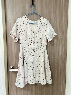 (Category: ) located in . Submitted by enchantyourcloset (Listing ID 1459147990, Image 1). Description: .