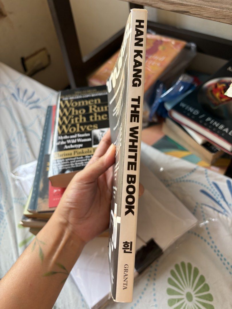 The White Book by Han Kang (Category: Storybooks) located in Quezon City. Submitted by crystalivory (Listing ID 1459176779, Image 3). Description: Read once. Like new but with a few highlighted text in blue. .
