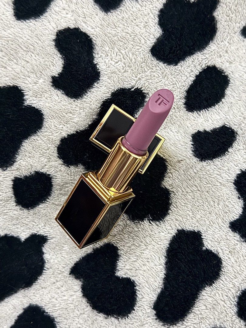 TOMFORD MINI LIPSTICK (Category: Makeup) located in San Isidro. Submitted by cosmic.nikks (Listing ID 1459141494, Image 1). Description: AUTHENTIC BRANDNEW NO BOX.
