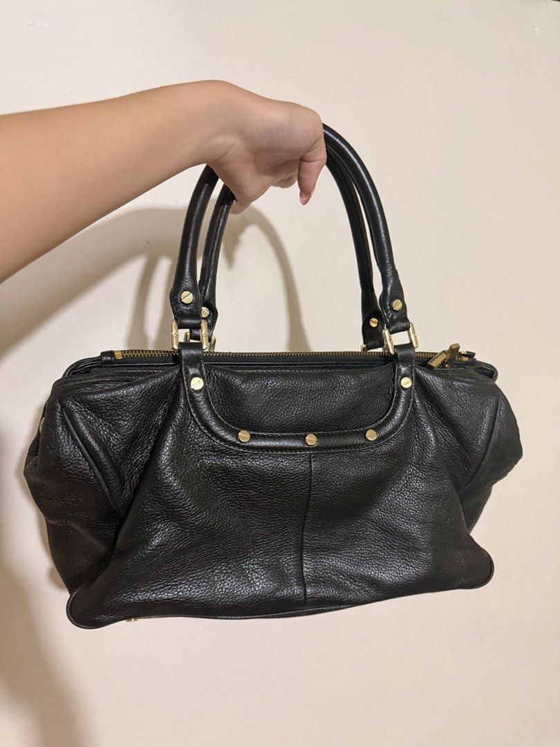 TORY BURCH TWO WAY BAG (Category: Luxury Bags & Wallets) located in Bacoor. Submitted by nd.clothing (Listing ID 1459196677, Image 2). Description: ORIGINAL.
