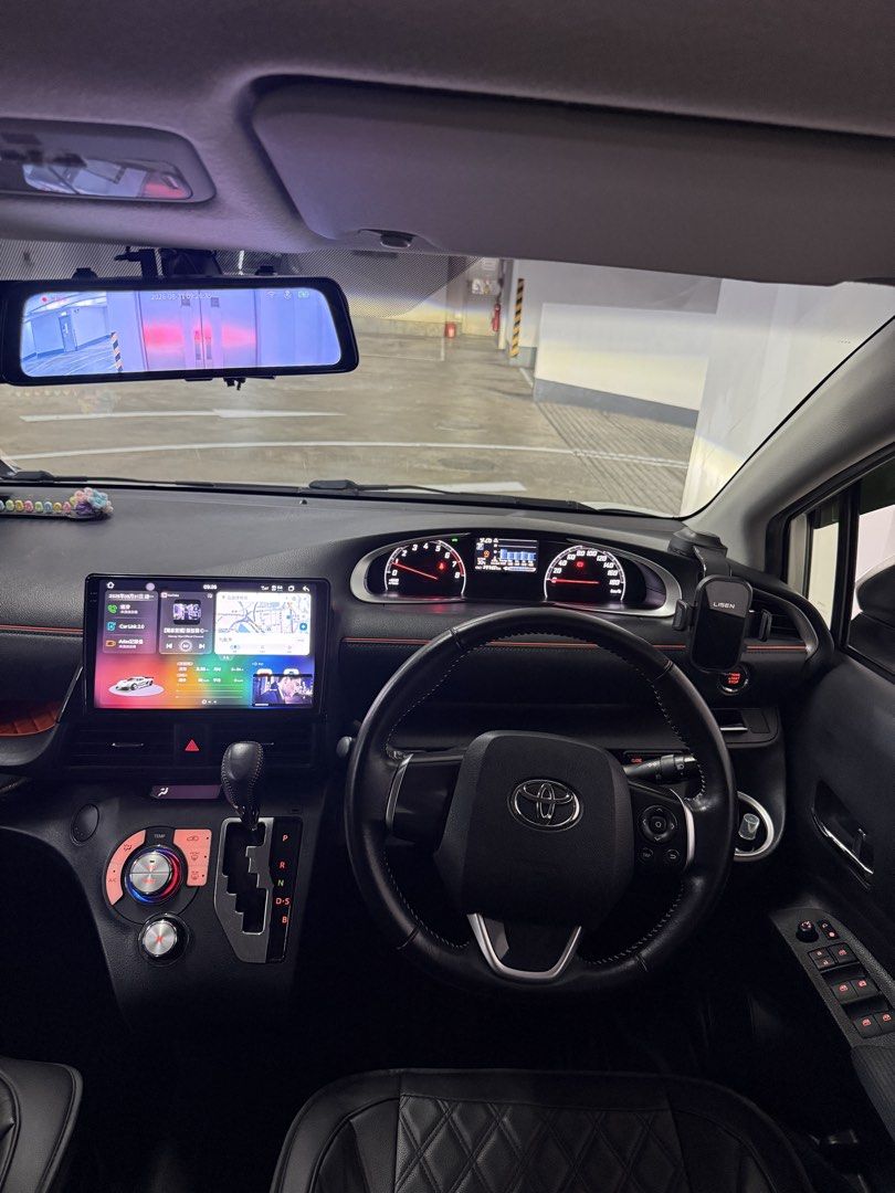 Toyota Sienta 1.5 G 7-Seater (A) （分類：車輛放售）位於 Hong Kong。 由 jacqueline_0705 提交（商品編號 1456124566，圖片 2）。簡介： 行貨、免匙啟動、搖控雙電門、長泊室內停車場、免維修直板、新換車機、錄影後拍鏡 + IROAD cam。