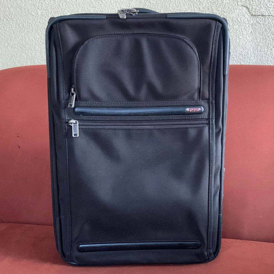 TUMI LUGGAGE (Category: Luxury Bags & Wallets) located in Claveria. Submitted by jhunaceeeeee (Listing ID 1459104003, Image 2). Description: 💯Authentic Sign of use No major flaw Plus shipping fee.