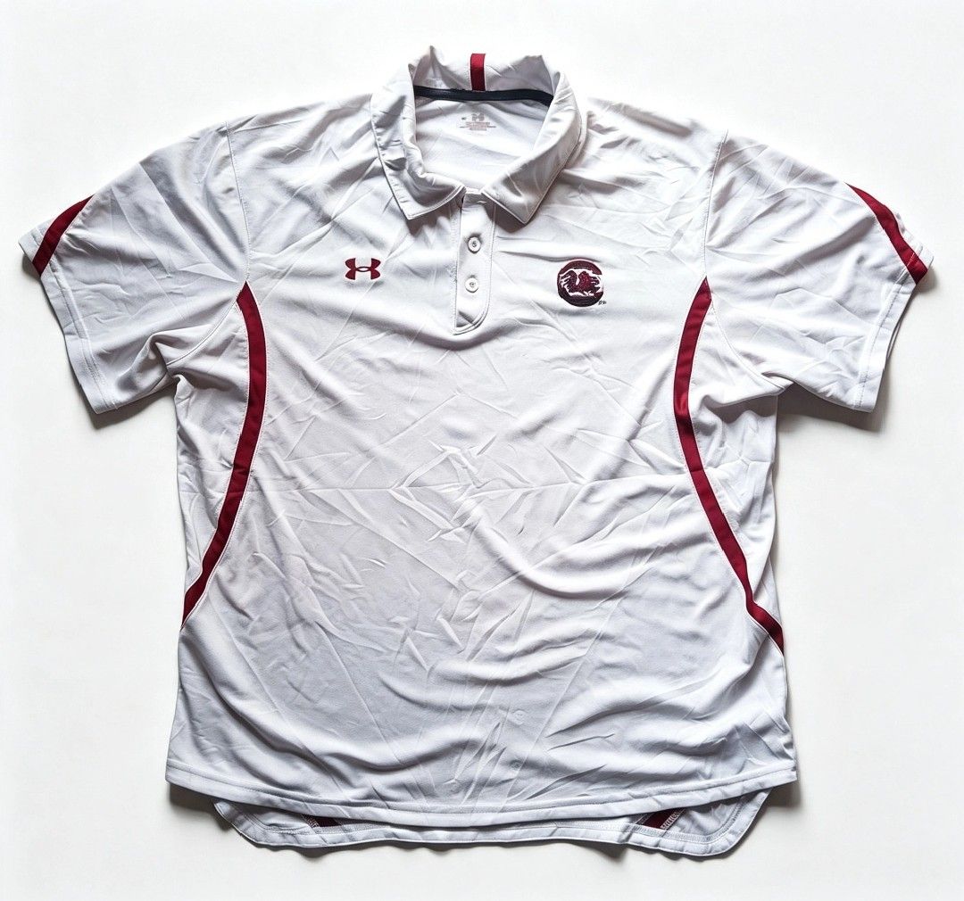 Under Armour Embroidered Design (Category: Activewear) located in Bacolod City. Submitted by jazzteeeyyynn (Listing ID 1459105760, Image 2). Description: UA👌 Embroidered Design✅ Good Condition ✅ Width:24.5 Front length:27.5 Back length:29 Issue: minor lints Price:📩📩📩 -Manage your expectations this item is thrifted. -Colors may vary due to lighting. -off/legit -Strictly No return. MOD- J&T MOP- GCASH LOC: BACOLOD CITY.
