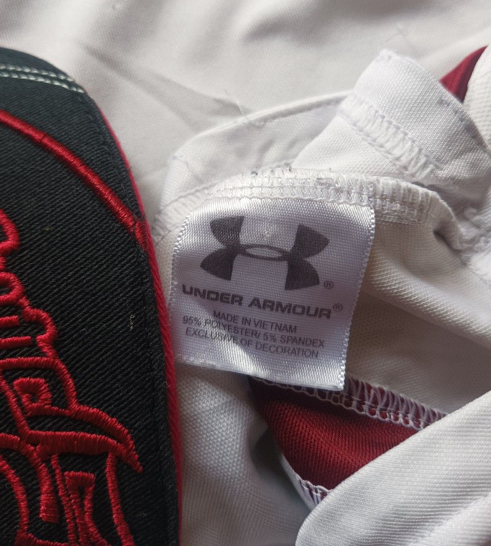 Under Armour Embroidered Design (Category: Activewear) located in Bacolod City. Submitted by jazzteeeyyynn (Listing ID 1459105760, Image 3). Description: UA👌 Embroidered Design✅ Good Condition ✅ Width:24.5 Front length:27.5 Back length:29 Issue: minor lints Price:📩📩📩 -Manage your expectations this item is thrifted. -Colors may vary due to lighting. -off/legit -Strictly No return. MOD- J&T MOP- GCASH LOC: BACOLOD CITY.