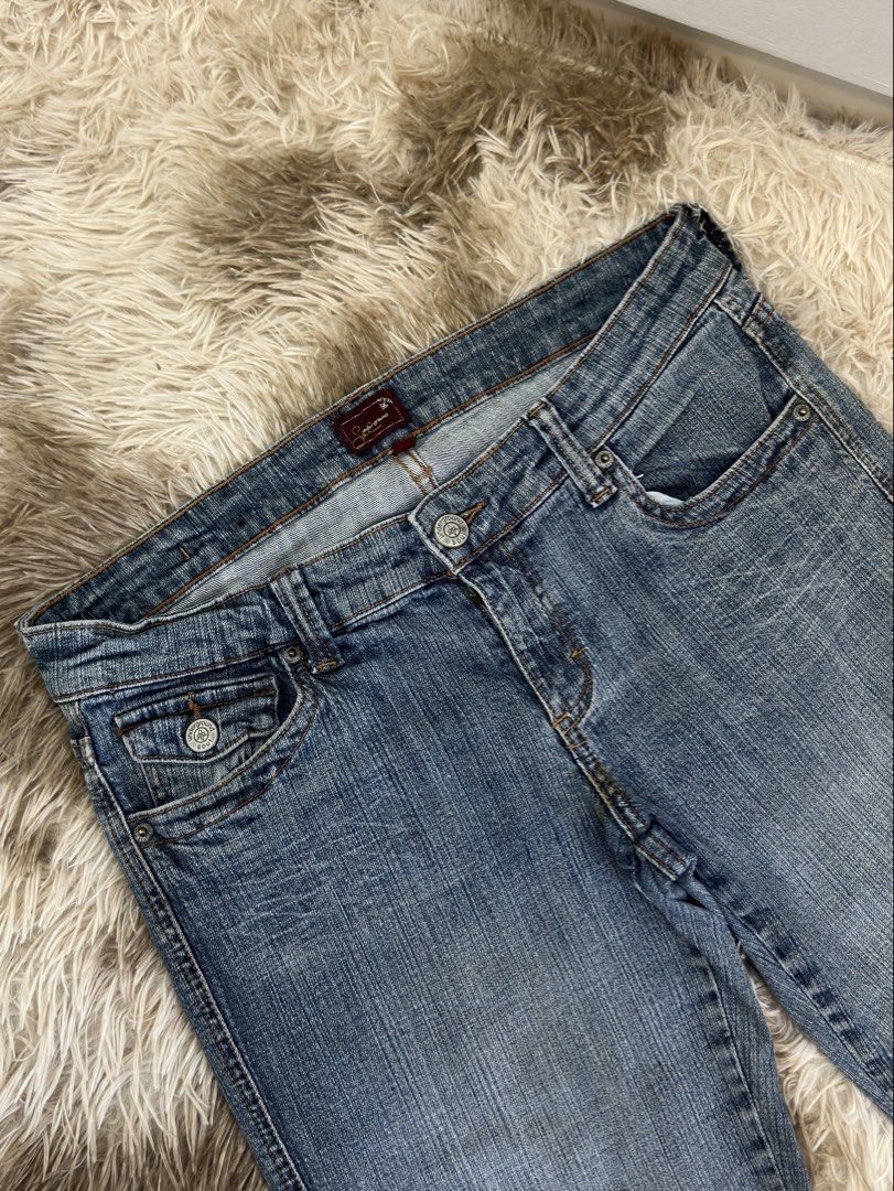 Underground Soul Jeans Flared y2k (Category: Jeans) located in Zaragoza. Submitted by yownabs (Listing ID 1459198189, Image 3). Description: Underground Soul Jeans Flared y2k - Flared - Low Waist - y2k Measurements: - Width: 33” - Height: 41” - Hem: 21” - Fits S-M - Actual color may vary due to lighting ₱499.