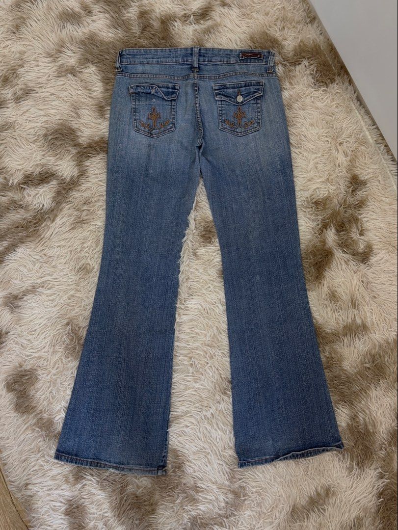 Underground Soul Jeans Flared y2k (Category: Jeans) located in Zaragoza. Submitted by yownabs (Listing ID 1459198189, Image 2). Description: Underground Soul Jeans Flared y2k - Flared - Low Waist - y2k Measurements: - Width: 33” - Height: 41” - Hem: 21” - Fits S-M - Actual color may vary due to lighting ₱499.