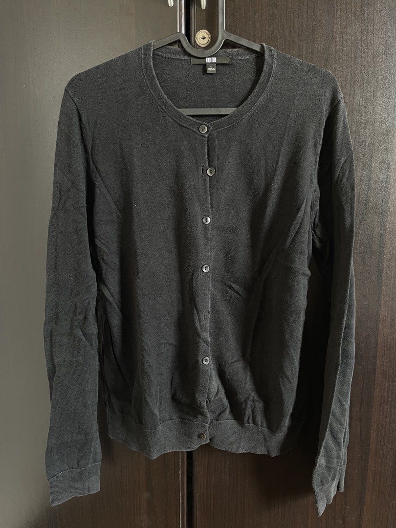 Uniqlo Black Cardigan (Category: Coats, Jackets and Outerwear) located in Mandaluyong City. Submitted by lovxlle (Listing ID 1459152094, Image 1). Description: - Uniqlo Black Cardigan - Size on tag: L -Price negotiable Shipping fee will be shouldered by buyer Rfs: decluttering MOP: Gcash or Bank Transfer MOD: Lalamove or GrabExpress.
