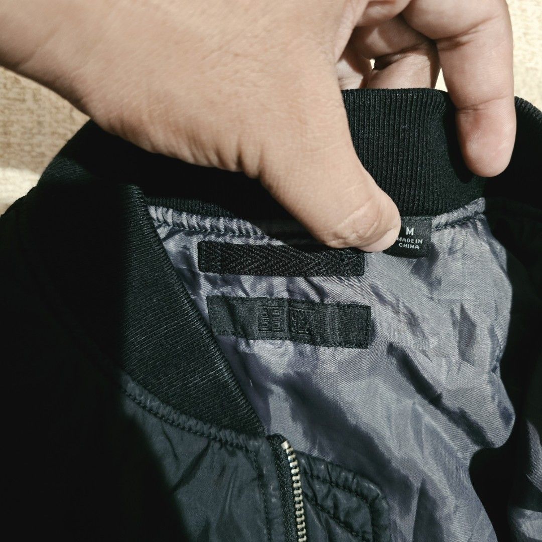 Uniqlo Bomber Jacket MA-1 style (Category: Coats, Jackets and Outerwear) located in El Nido. Submitted by marco.tandoc (Listing ID 1459145581, Image 3). Description: size: Medium width: 21 length: 25 no issue.