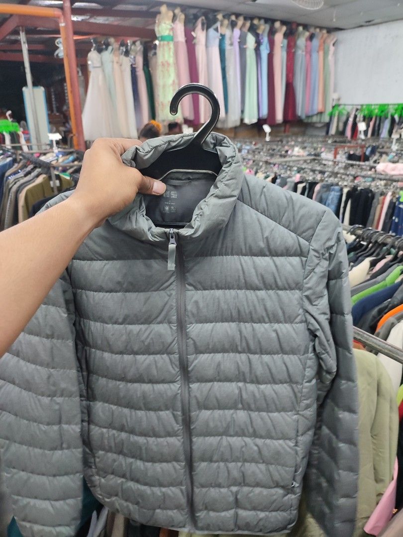 UNIQLO LIGHT WEIGHT PUFFER JACKET WOMENS (Category: Coats, Jackets and Outerwear) located in Puerto Princesa. Submitted by wintergarmentshop (Listing ID 1459133674, Image 1). Description: UNIQLO LIGHT WEIGHT PUFFER JACKET WOMENS EXCELLENT NO ISSUE SIZE SMALL.