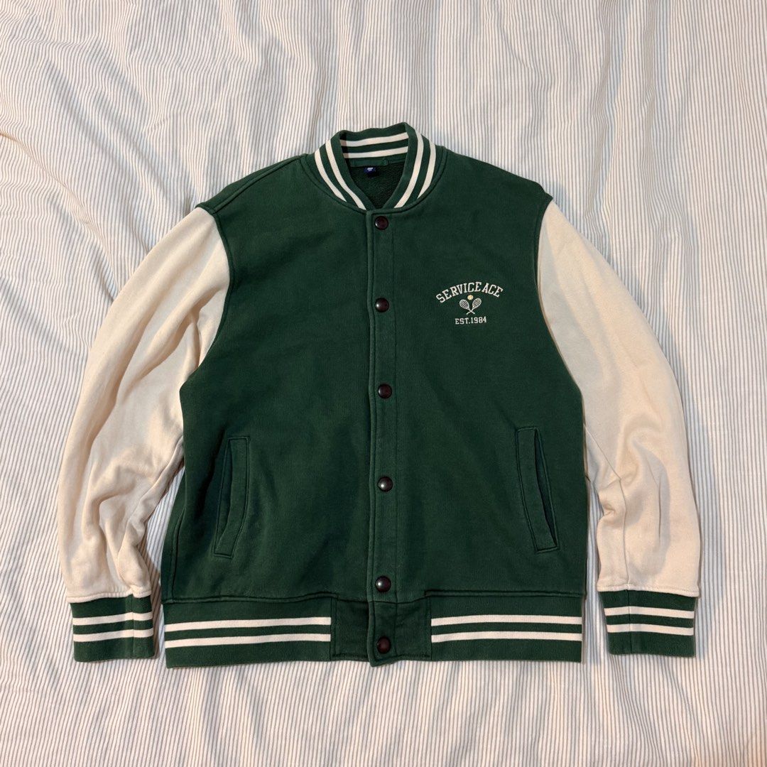 UNIQLO VARSITY SWEAT STADIUM JACKET (Category: Coats, Jackets and Outerwear) located in Cabanatuan. Submitted by geleen.declutter (Listing ID 1454199191, Image 1). Description: Size 150 (Kids) | Also a good fit on women's Signs of wear but no issues (stains, holes) .