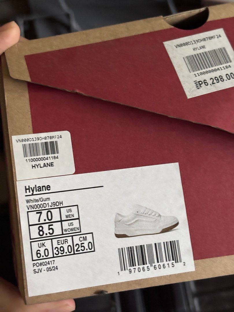 Vans Hylane White (Category: Sneakers) located in Cainta. Submitted by doverparfum (Listing ID 1459103395, Image 3). Description: - Vans Hylane Sneakers - Color: White with Gum Sole - Size: 7 US Men / 8.5 US Women - Condition: used once for a shoot - Includes: Original Box .