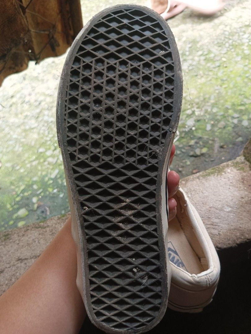 Vans Slip-On Canvas Shoes (Category: Sneakers) located in Manila. Submitted by mablelise (Listing ID 1459197192, Image 3). Description: NEGOTIABLE Condition: Pre-loved / Lightly used One time lang nagamit Flaws: Minor dusty stains due to closet storage; needs a simple surface clean. Sole / Heel: 9/10 condition (Very minimal heel wear, sturdy waffle sole). Notes: Great pair overall, no heavy creasing No box and a faded tag lowers 📍Commonwealth QC