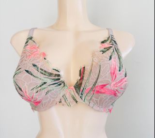 (Category: ) located in . Submitted by expresclothing (Listing ID 1459222604, Image 1). Description: .