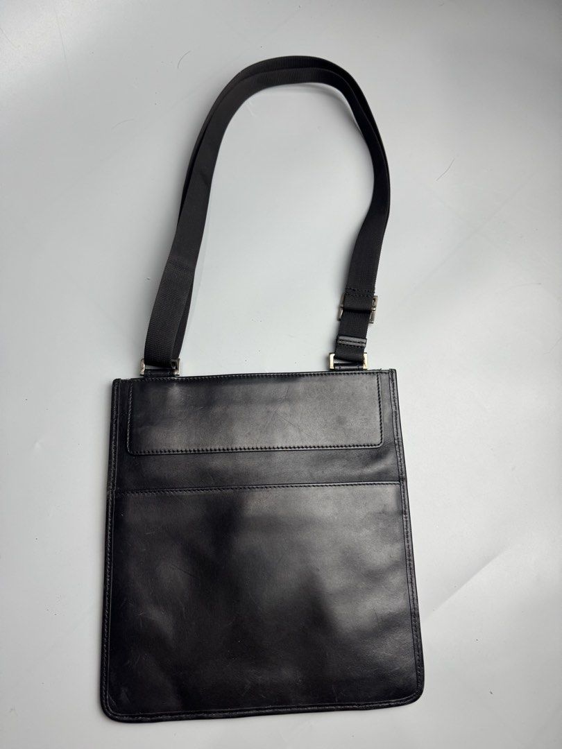 Vintage Gucci - Black Leather - Sling (Category: Luxury Bags & Wallets) located in San Pablo. Submitted by hiddenrygn (Listing ID 1459187551, Image 2). Description: Vintage Gucci - Black Leather - Sling Rank AB Has minor pressmark Still in excellent condish Guaranteed authentic DM!.