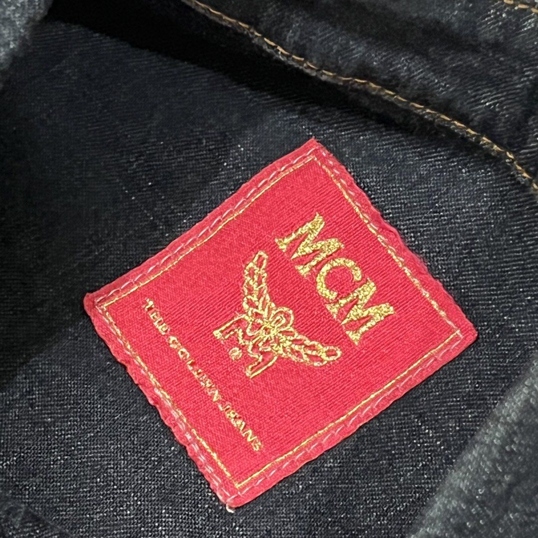 VINTAGE MCM - MICHAEL KROMER EMBROID DENIM JACKET (Category: Coats, Jackets and Outerwear) located in Lucena. Submitted by southsidekartell (Listing ID 1459241011, Image 3). Description: SIZE 48 FITS SMALL - MEDIUM IN GOOD CONDITION ISSUE MINIMAL CRACK PRINT ON THE BACK DESIGN .