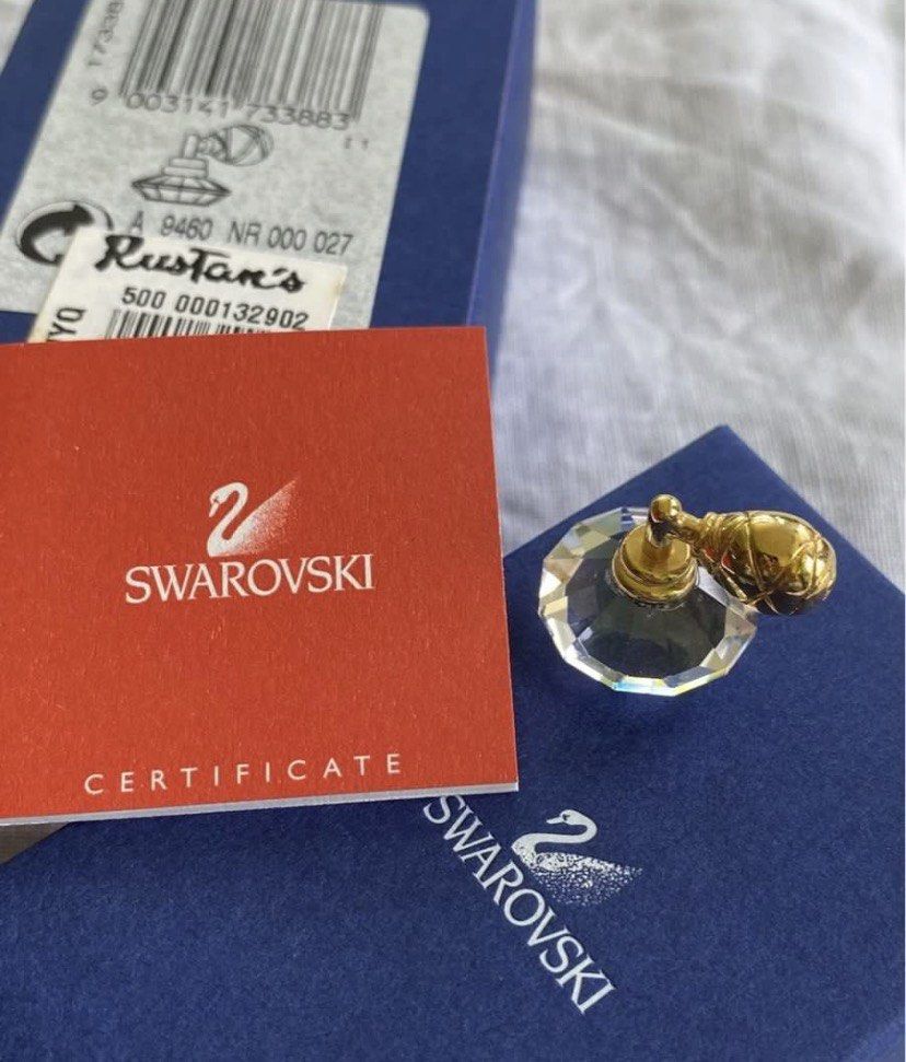 Vintage Swarovski Perfume Bottle Atomiser Gold - (Category: Fragrance & Deodorants) located in Muntinlupa City. Submitted by bloo_berry (Listing ID 1459224413, Image 1). Description: Vintage Perfume Bottle Atomiser Gold Swarovski Crystal Memories Retired in 2005 3/4 inches w/ original box & certificate - ₱2,635 SF c/o buyer NO RETURN NO EXCHANGE.