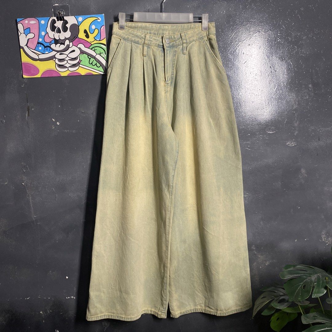 Vintage Washed Baggy Pants (Category: Jeans) located in Cebu City. Submitted by moisesthriftz (Listing ID 1459194723, Image 3). Description: BAGGY VINTAGE WASHED PANTS 👖 28-30 WAIST / 41 LENGTH 15 THIGH / 14.5 LEG OPEN ISSUE : ONE PIN HOLE (NOT VISIBLE) SUPER BAGGY WHEN WORN GOOD CONDITION 700 🏷️.