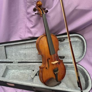 (Category: ) located in . Submitted by kallang_strings (Listing ID 1459180610, Image 1). Description: .