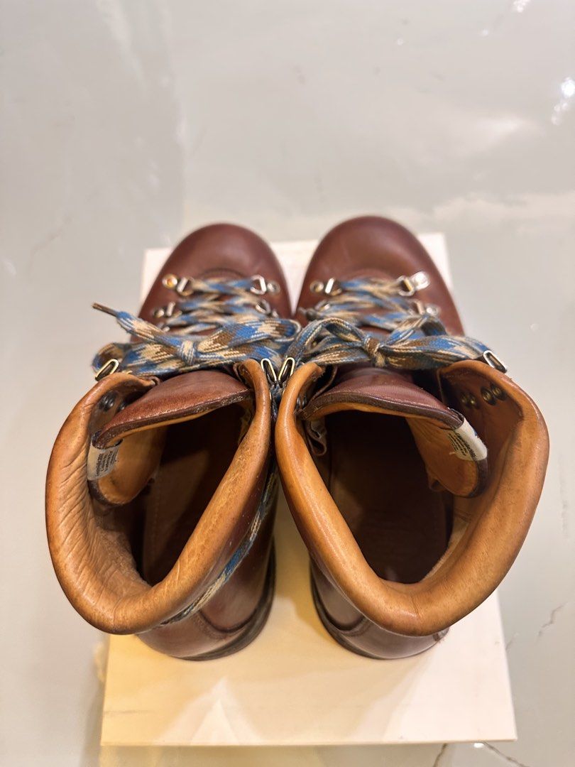Visvim （分類：靴）位於 Hong Kong。 由 preownedluxuryclotheshk 提交（商品編號 1459161100，圖片 3）。簡介： FLAT D 2/F TUNG KIN FACTORY BUILDING 196-202 TSAT TSZ MUI RD 香港鰂魚涌東建工廠大廈2樓D 地鐵站C出口步行2分鐘。