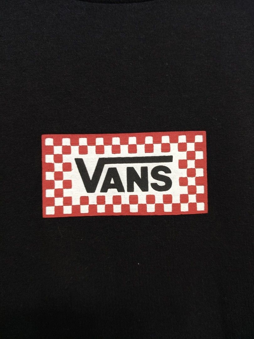 V@ns Shirt (Category: Tshirts & Polo Shirts ) located in Makati City. Submitted by mugen.archive (Listing ID 1459098181, Image 3). Description: size Medium can pass brand new condition No issues.