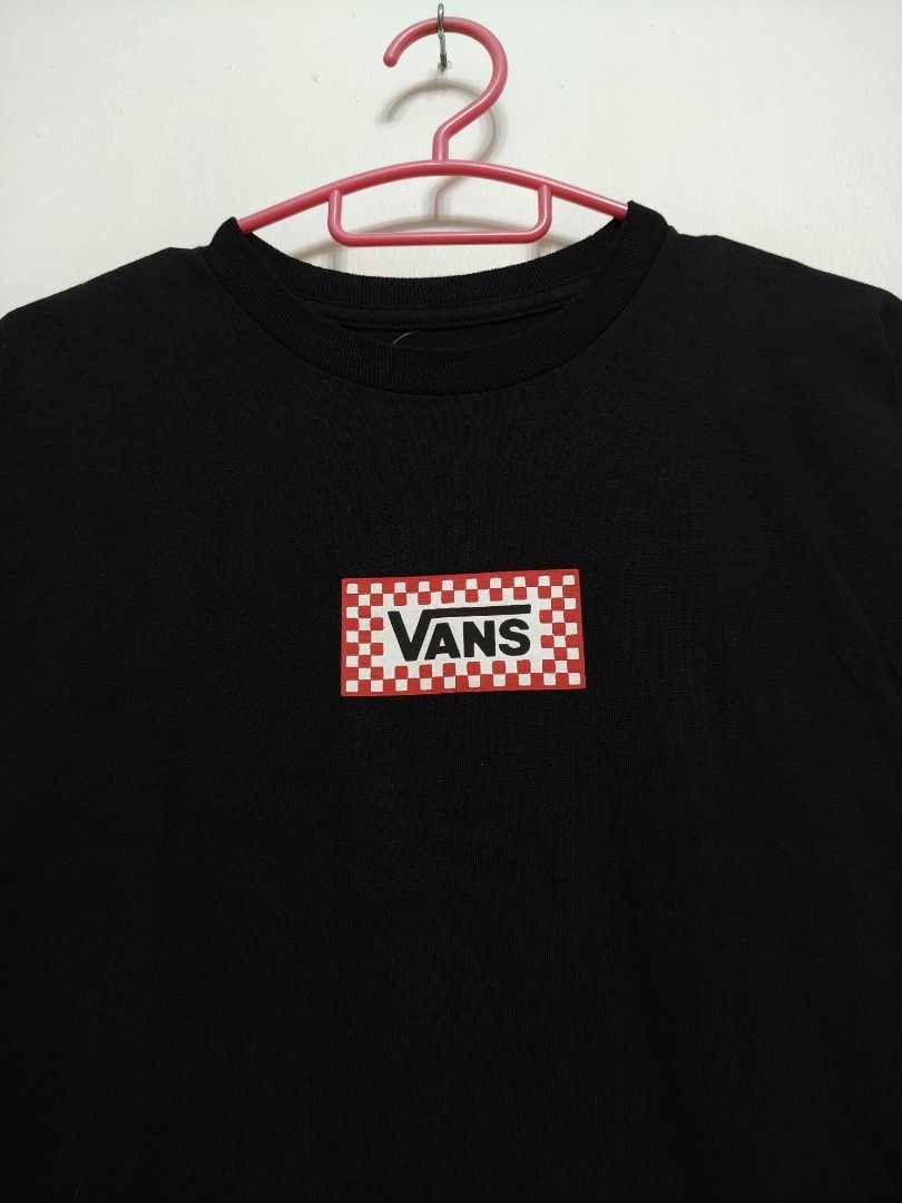 V@ns Shirt (Category: Tshirts & Polo Shirts ) located in Makati City. Submitted by mugen.archive (Listing ID 1459098181, Image 1). Description: size Medium can pass brand new condition No issues.