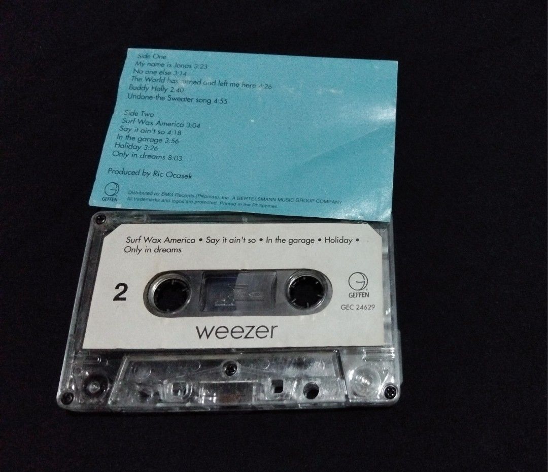 WEEZER - BLUE ALBUM ( CASSETTE ) (Category: CDs & DVDs) located in Makati City. Submitted by KAMUSIKATAYO (Listing ID 1456820391, Image 2). Description: VERY GOOD CONDITION.