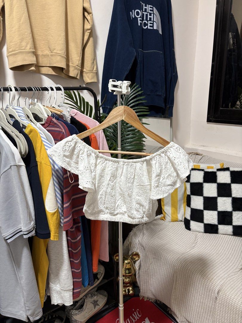 White Eyelet Off-Shoulder Crop Top (Category: Others Tops) located in Daet. Submitted by kathleenj_penguin (Listing ID 1459262969, Image 1). Description: .