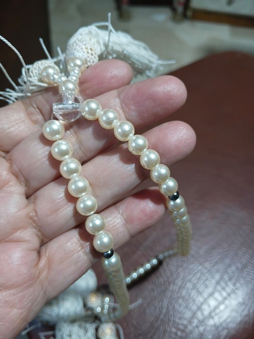 White pearl japanese prayer beads (Category: Religious Items) located in Paranaque City. Submitted by 4thestate.surplusan (Listing ID 1459183600, Image 3). Description: white pearl japanese prayer beads.
