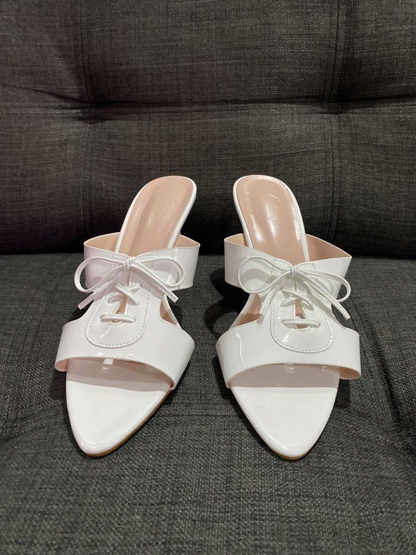 White Sporty Sandals (Category: Sandals) located in Manila. Submitted by pinkmoschino (Listing ID 1459180896, Image 3). Description: .
