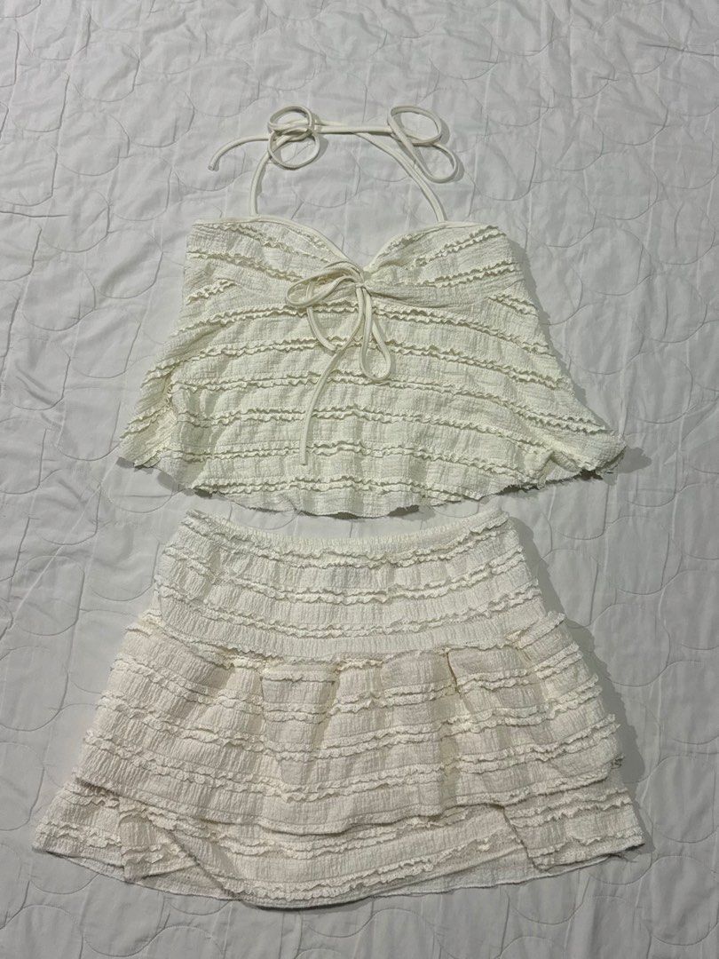 White Summer Coords (Category: Sets or Coordinates) located in Bulacan. Submitted by deniseemitsie_ (Listing ID 1459278418, Image 1). Description: White beach/summer set top & bottom - size XL used once SOLD AS SET .